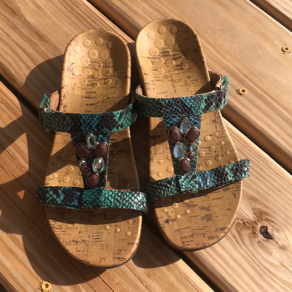vionic jeweled sandals